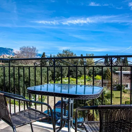 Dallas Hotel apartamentowy Svoronata