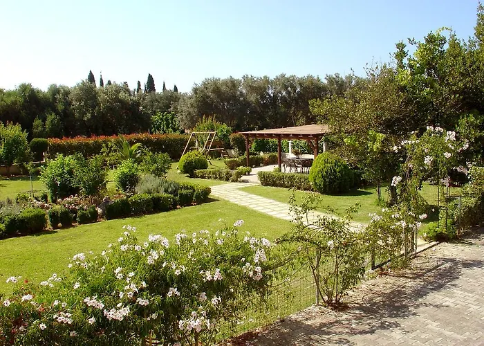 Dallas Aparthotel Svoronata