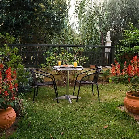 Dallas Apartahotel Svoronata